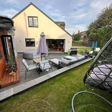 Modern Harrogate House Sleeps 10, Cinema Room & Hot Tub Extérieur photo