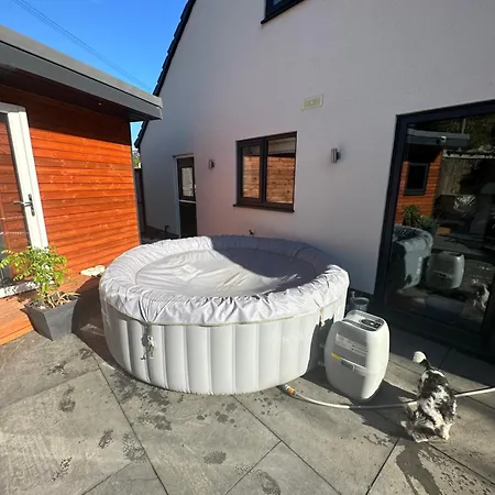 Modern Harrogate House Sleeps 10, Cinema Room & Hot Tub Extérieur photo